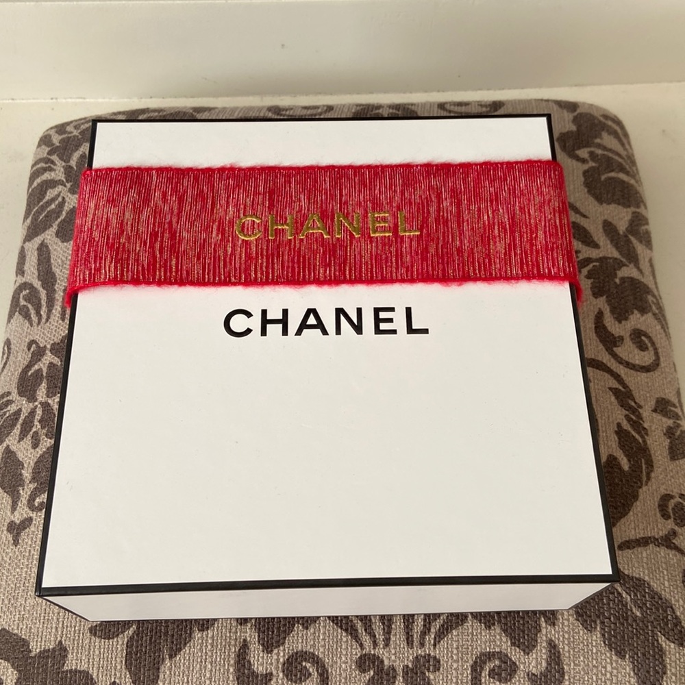 Chanel box